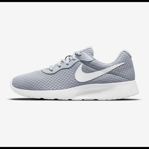 Nike Tanjun Women’s Shoes